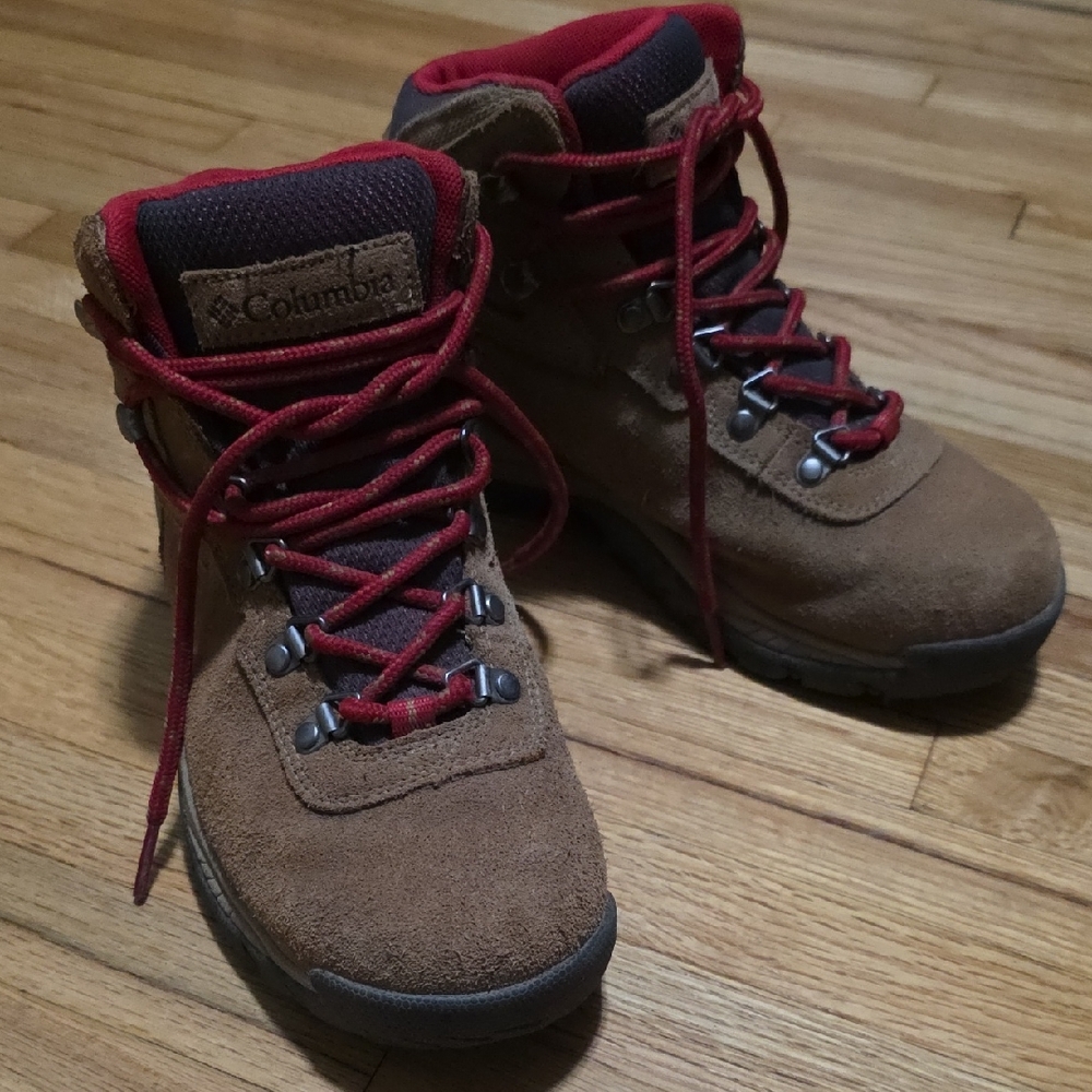 Columbia Brown Ankle Boots with Red Accents